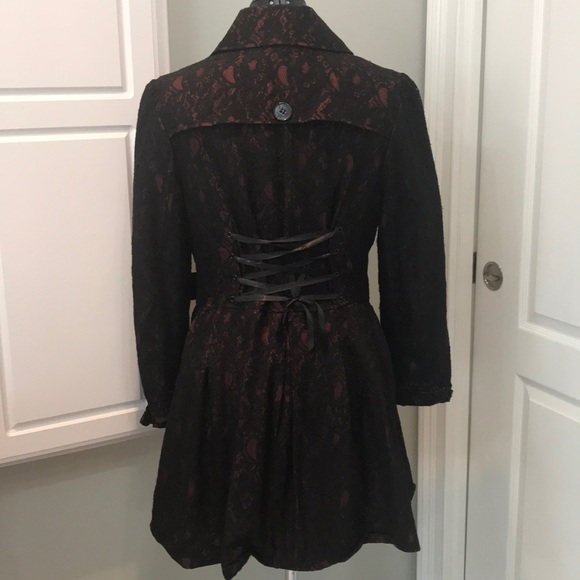 Lovely lace jacket! - Picture 5 of 5